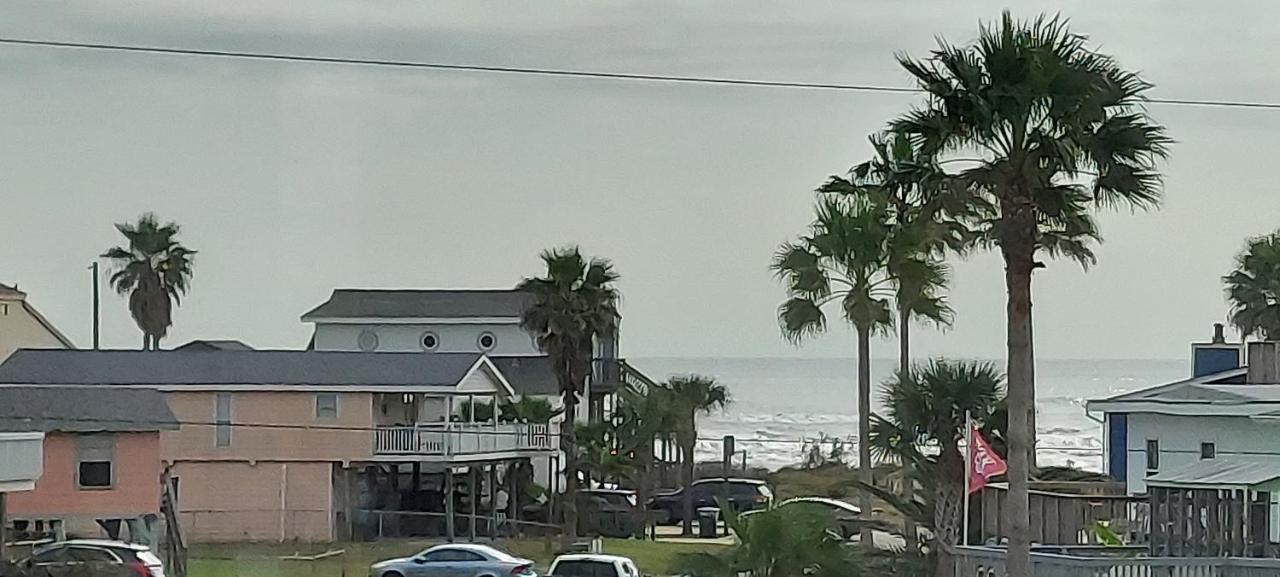 Private Beach -- Away From The Crowds - Ocean Views -Short Drive To Moody Gardens, Schlitter Bahn, Pleasure Pier Галвестън Екстериор снимка